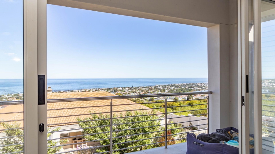 4 Bedroom Property for Sale in Berghof Western Cape